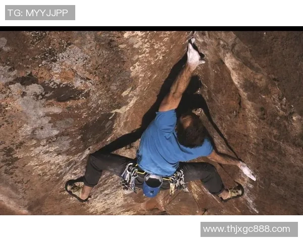 攀岩深度探索：揭秘成都攀岩队的战术与边路渗透技巧