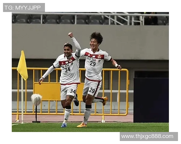 上海上港与横滨水手激战正酣比分揭晓引发球迷热议