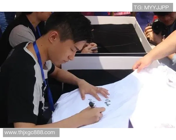 高校联赛点评：EDG强势崛起展现团队实力与个人风采